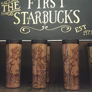 Starbucks. Pikes Place, plastic tumbler with lid.